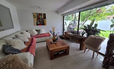 Casa en Venta en CAMINO DEL ROBLE