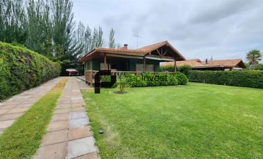 Casa En Venta De 4 Dorm. Lago Rapel