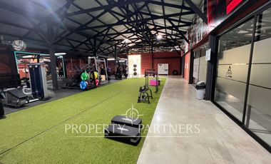 Gran centro deportivo en operación a puerta cerrada