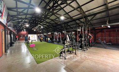 Gran centro deportivo en operación a puerta cerrada