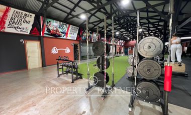 Gran centro deportivo en operación a puerta cerrada