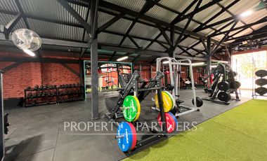 Gran centro deportivo en operación a puerta cerrada