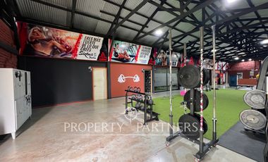 Gran centro deportivo en operación a puerta cerrada