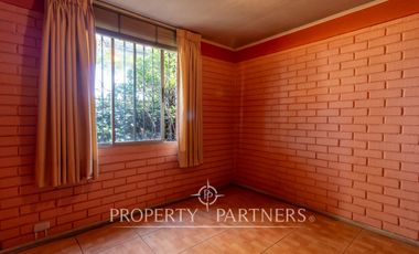Oportunidad - Se vende casa muy cerca del metro Trinidad. Esquina Avenida Trinidad / Perú