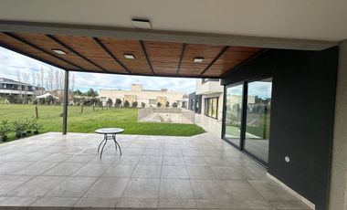 VENTA - CASA - COUNTRY ALTOS DE LA RIBERA