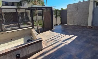 Oficina en alquiler,  Cerro de las Rosas, Zona Norte