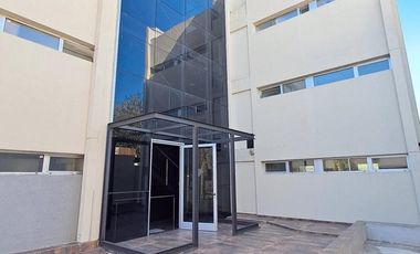 Oficina en alquiler,  Cerro de las Rosas, Zona Norte
