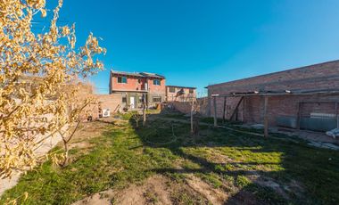 VENTA CASA  - 4 DORMITORIOS - General Fernandez Oro