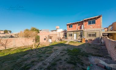 VENTA CASA  - 4 DORMITORIOS - General Fernandez Oro
