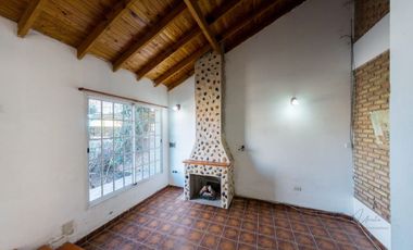 VENTA CASA  - 4 DORMITORIOS - General Fernandez Oro