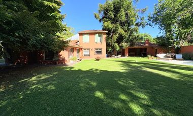 Beccar, lindísima Casa en alquiler, 5 dormitorios, jardín, pileta