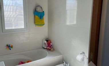 VENTA CASA CON DPTO CALLE ELORDI AL 600. Bº UNION RESIDENCIAL PLOTTIER NEUQUEN
