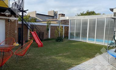 VENTA CASA CON DPTO CALLE ELORDI AL 600. Bº UNION RESIDENCIAL PLOTTIER NEUQUEN
