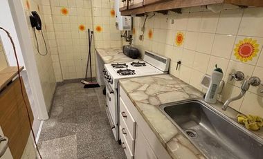 Local con vivienda, ampliable a un gran local. Olivos.