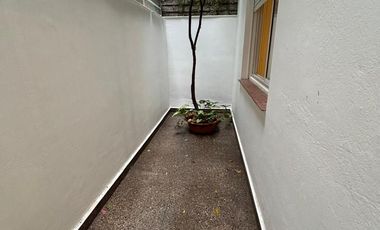 Local con vivienda, ampliable a un gran local. Olivos.