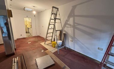 Local con vivienda, ampliable a un gran local. Olivos.