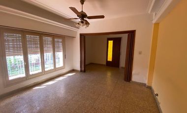 Casa 3 ambientes VENTA Lanus