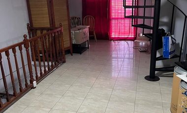 PH 1°  Piso por escalera solo para profesional.  en Lanús Este
