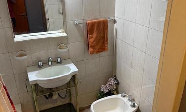 PH 1°  Piso por escalera solo para profesional.  en Lanús Este