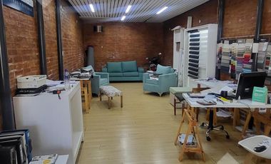 Venta Local comercial y 2 dptos en calle San Martin,  pleno centro de Neuquén