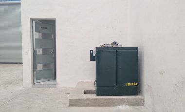 Bodega comercial de 300 m² en renta, en San José el Alto, Querétaro