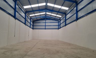 Bodega comercial de 300 m² en renta, en San José el Alto, Querétaro