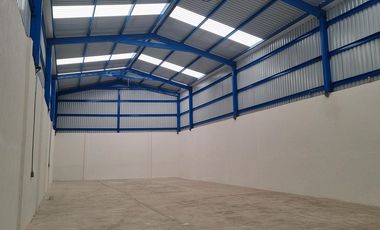 Bodega comercial de 300 m² en renta, en San José el Alto, Querétaro
