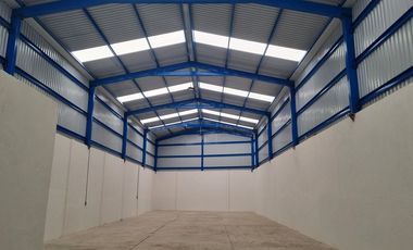 Bodega comercial de 300 m² en renta, en San José el Alto, Querétaro