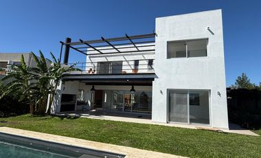 Casa en El Canton Puerto Escobar