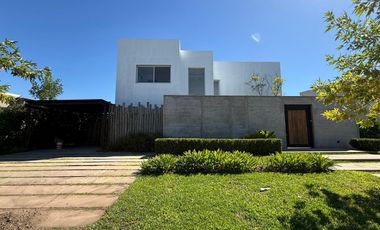 Casa en El Canton Puerto Escobar