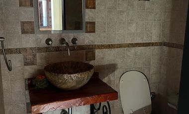 CASA EN VENTA EN BURZACO