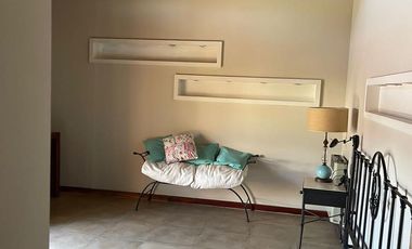 CASA EN VENTA EN BURZACO