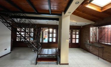 CASA EN VENTA EN BURZACO