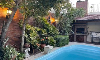 CASA EN VENTA EN BURZACO