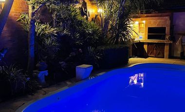 CASA EN VENTA EN BURZACO