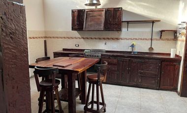 CASA EN VENTA EN BURZACO