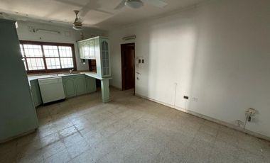 Casa en venta- Barrio G. Lehmann