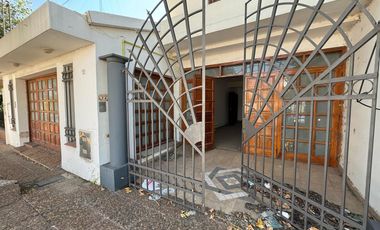 Casa en venta- Barrio G. Lehmann