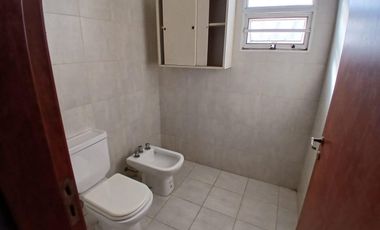 Casa en venta- Barrio G. Lehmann