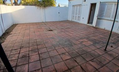 Casa en venta- Barrio G. Lehmann