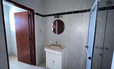 Casa en venta- Barrio G. Lehmann