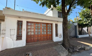 Casa en venta- Barrio G. Lehmann