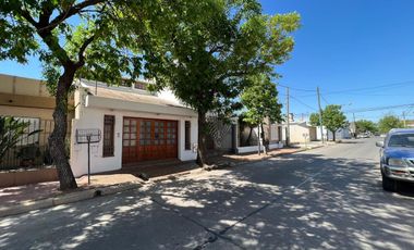 Casa en venta- Barrio G. Lehmann