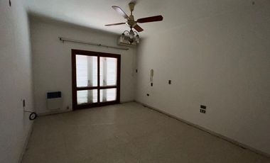 Casa en venta- Barrio G. Lehmann