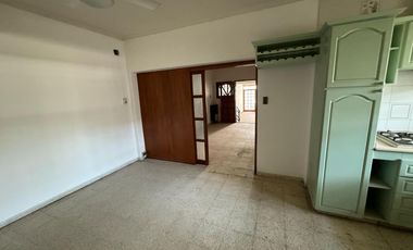 Casa en venta- Barrio G. Lehmann