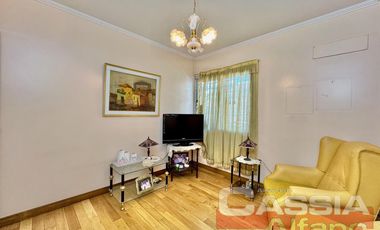 DEPARTAMENTO IMPECABLE ESTADO 4 AMBIENTES, COCHERA DOBLE, BALCON Y AMENITIES