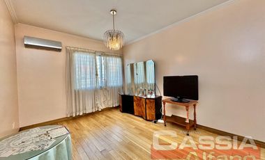 DEPARTAMENTO IMPECABLE ESTADO 4 AMBIENTES, COCHERA DOBLE, BALCON Y AMENITIES