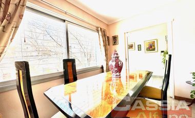 DEPARTAMENTO IMPECABLE ESTADO 4 AMBIENTES, COCHERA DOBLE, BALCON Y AMENITIES