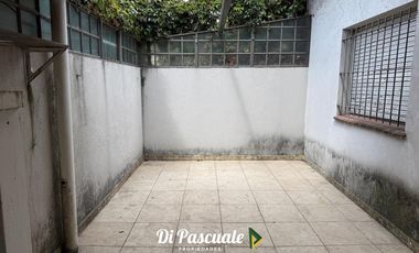 ALQUILER Casa 3 Ambientes Con Cochera y Patio- Moreno Sur