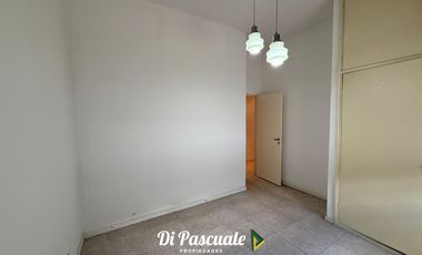 ALQUILER Casa 3 Ambientes Con Cochera y Patio- Moreno Sur